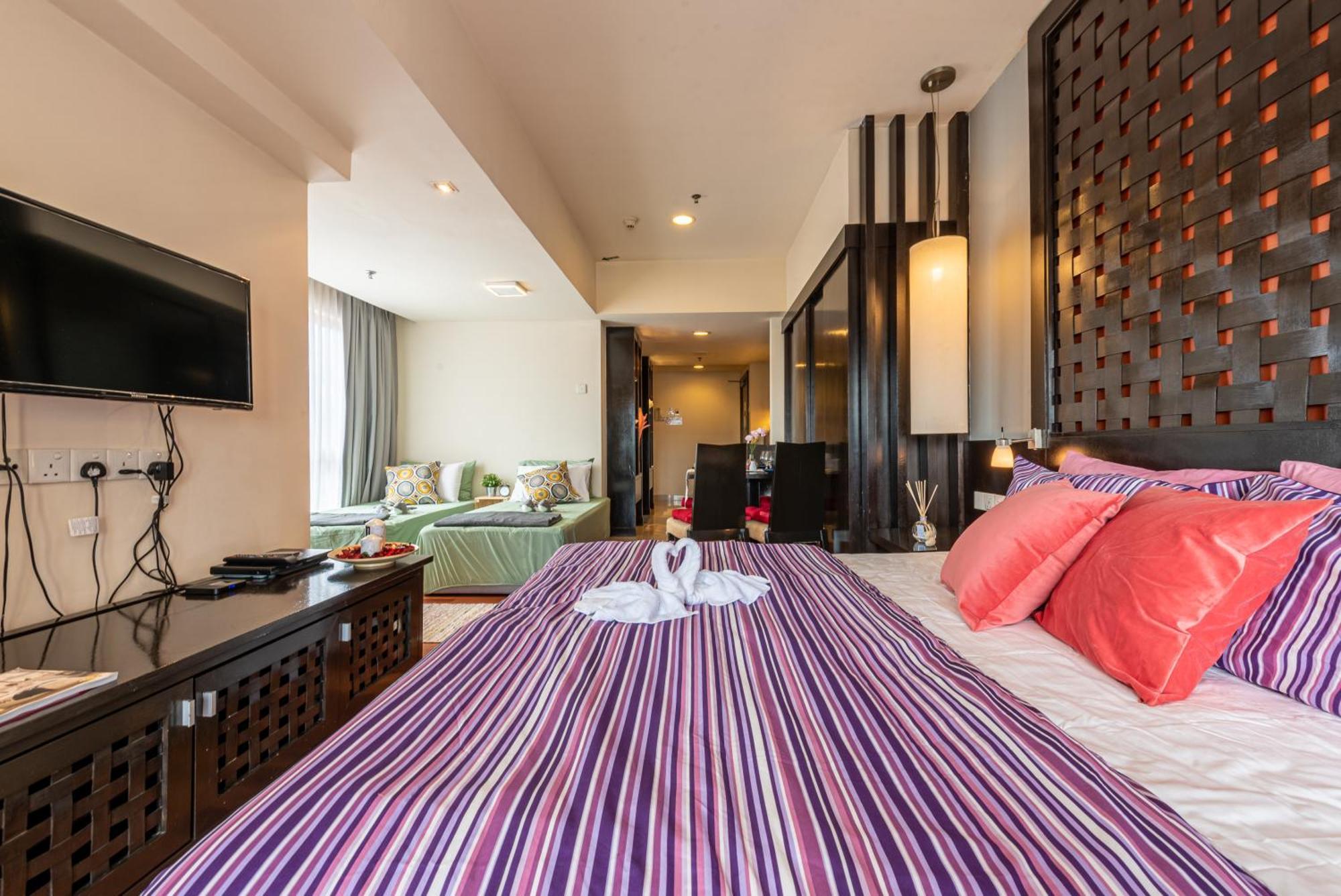 Resort Suites At Pyramid Tower By Gl Staycation Petaling Jaya Bagian luar foto